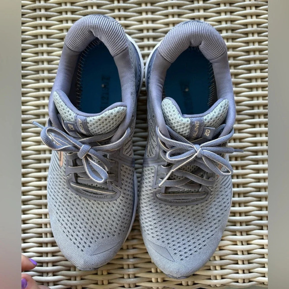 Brooks Women’s Adrenaline GTS XX running shoes. - Picture 3 of 6